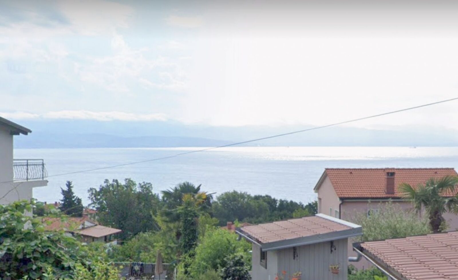 OPATIJA, IKA - 2 apartman 143m2 (80m2 + 63m2) földszint és 2. emelet tengerre néző kilátással + alapterület 250m2