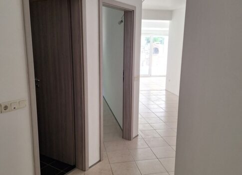 KRK SZIGET, KRK VÁROS - 69 m2-es apartman + 150 m2-es kert