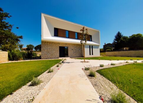 Ház Tinjan, 100m2