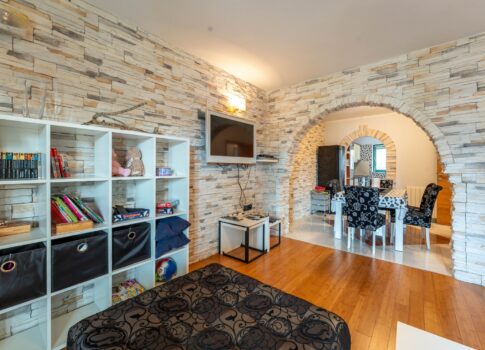 OPATIJA, KÖZPONT - Gyönyörű modern ház külön bejárattal, igényes kerttel és tengerre néző kilátással