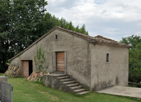 RIJEKA, KASTAV - családi ház és udvarépület + 761 m2 kert! LEHETŐSÉG!