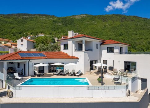 OPATIJA, BRSEČ – Exkluzív villa lenyűgöző kilátással