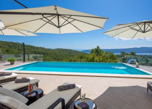 OPATIJA, BRSEČ – Exkluzív villa lenyűgöző kilátással