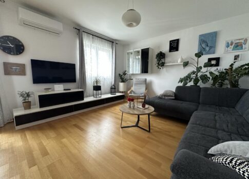 VIŠKOVO - kétszintes, 4 hálószoba + nappali, újabb építésű