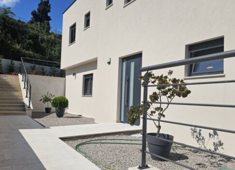 OPATIJA, LOVRAN - luxus apartman 141m2 medencével, 300 méterre a tengertől