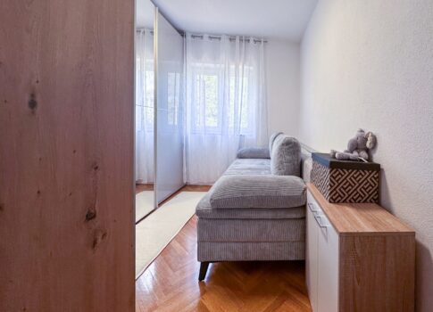 RIJEKA, SRDOČI - CSAK NÁLUNK - LEHETŐSÉG - 2 hálószoba + nappali, 68m2, loggia, kilátás