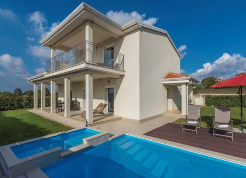 ISZTRIA, POREČ - Családi villa csendes helyen, közel a városhoz és a strandokhoz