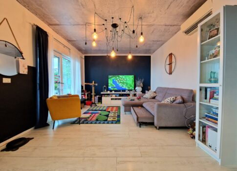 KASTAV, REŠETARI - apartman kerttel és panorámás kilátással