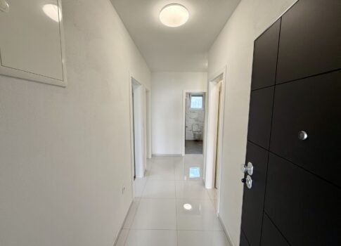 NOVI VINODOLSKI - Lakás új épületben kerttel!