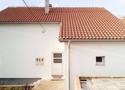 RIJEKA, VIŠKOVO - családi ház két különálló apartmannal és nagy kerttel! LEHETŐSÉG!