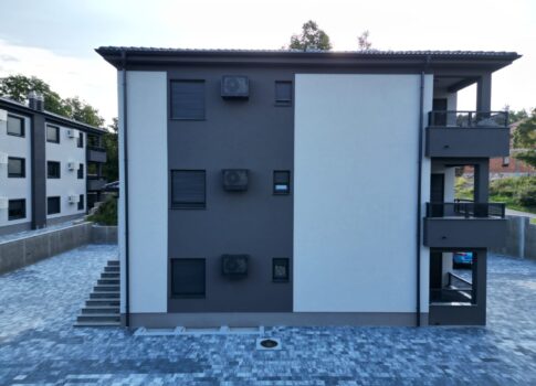 MATULJI, JUŠIĆI, JURDANI - 62,34 m2-es földszinti lakás egy új DB+2S épületben kerttel