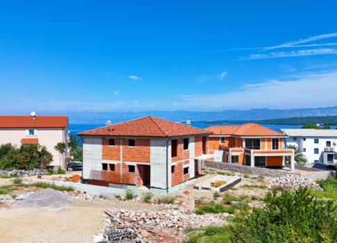 KRK SZIGET, MALINSKA - Modern ikerház tengerre néző kilátással