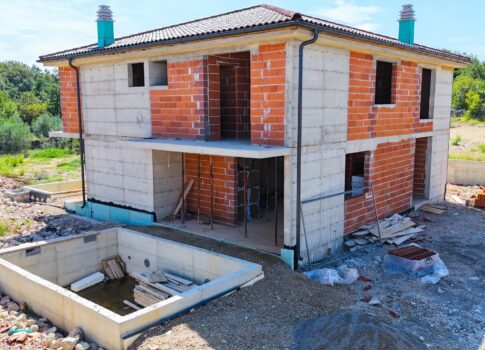 KRK SZIGET, MALINSKA - Új építésű ikerház fantasztikus helyen!