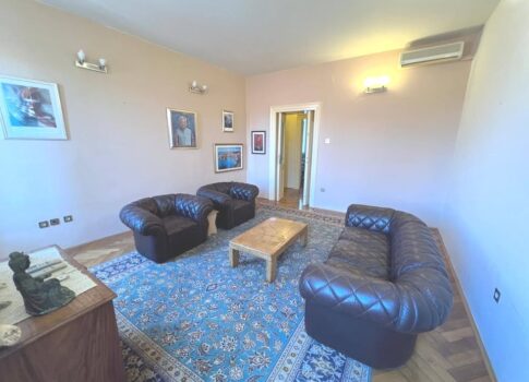 ISZTRIA, PULA - Lakás garázzsal a gyalogos övezetben 89 m2