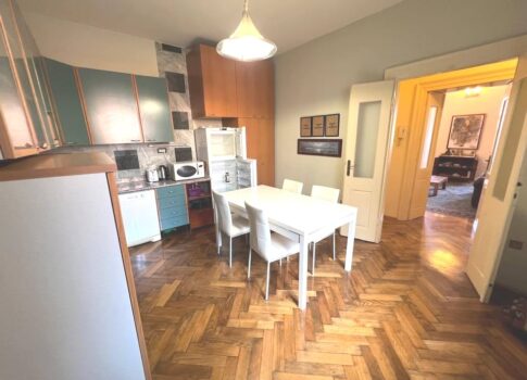 ISZTRIA, PULA - Lakás garázzsal a gyalogos övezetben 89 m2