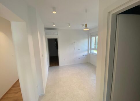 RIJEKA, VOJAK - 3 hálószobás + nappalis, erkélyes apartman, FRISSEN FELÚJÍTOTT! LEHETŐSÉG!