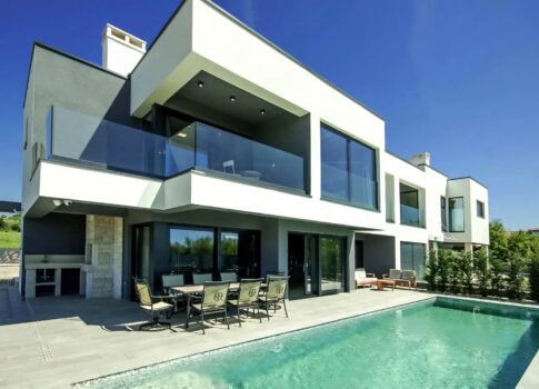 ISZTRIA, POREČ - Modern ház medencével a tenger közelében