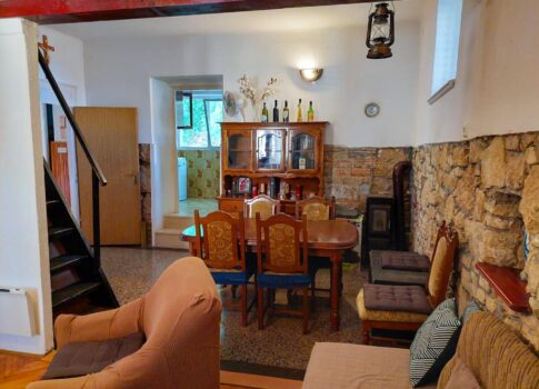 RIJEKA, KÖZPONT - 104 m2-es kétszintes apartman, udvarral és parkolóval