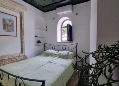 ISZTRIA, PULA - Három lakásos lakóépület üzlethelyiséggel Pula szívében!