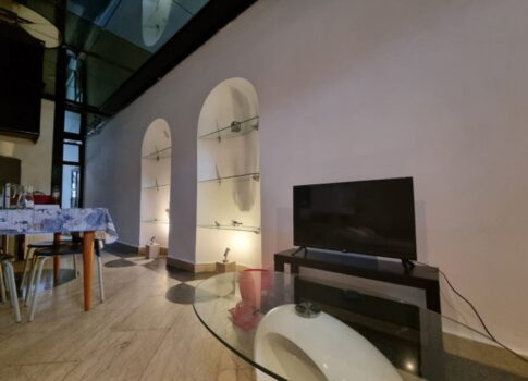 ISZTRIA, PULA - Három lakásos lakóépület üzlethelyiséggel Pula szívében!