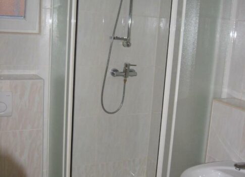 CRIKVENICA, DRAMALJ - Kiváló apartmanház 130 méterre a tengertől