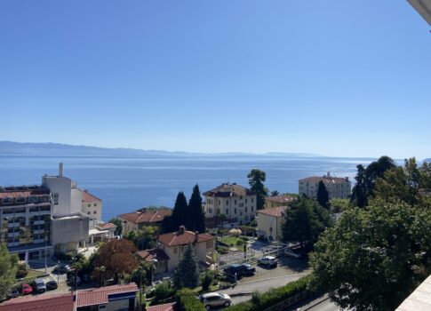 LOVRAN - két hálószobás apartman nyílt tengerre néző kilátással