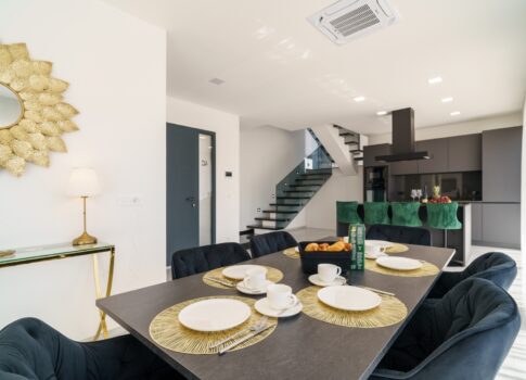 CRIKVENICA, BRIBIR - modern villa medencével, tengerre néző kilátással