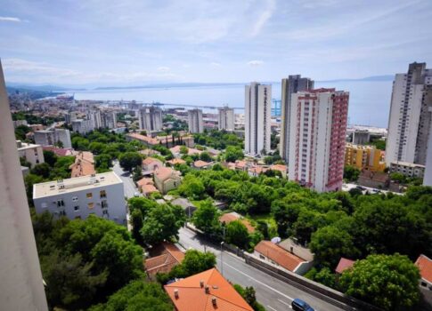 RIJEKA, PODMURVICE - Apartman, 1 hálószoba + nappali, 54m2, gyönyörű kilátással a tengerre