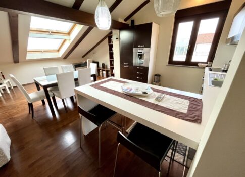 RIJEKA, KOZALA - tágas, kétszintes apartman panorámás kilátással, csökkentett áron, KIVÁLÓ LEHETŐSÉG!