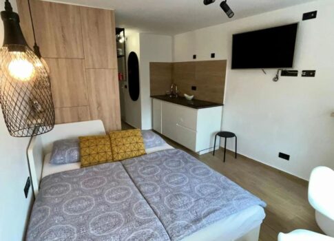 CRIKVENICA - Sorház, Crikvenica központjában