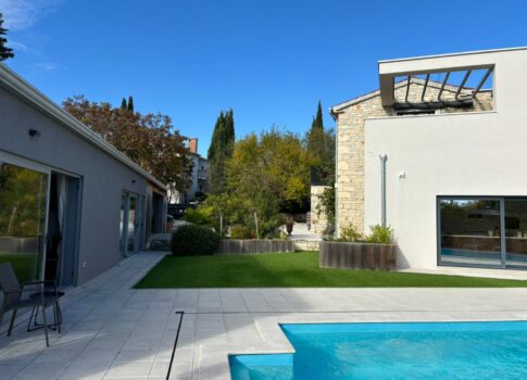 ISZTRIA, POREČ - Két rusztikus, modern berendezésű ház garázzsal és egy különleges ajánlattal!