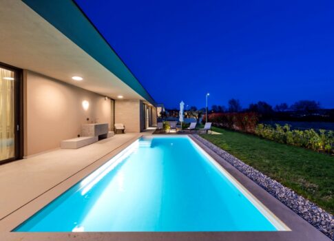 ISZTRIA, POREČ - Luxusvilla a falu szélén