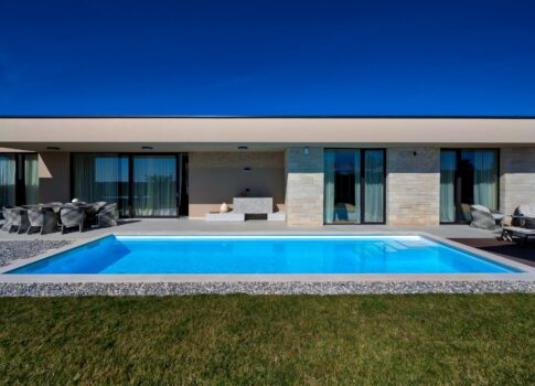 ISZTRIA, POREČ - Luxusvilla a falu szélén