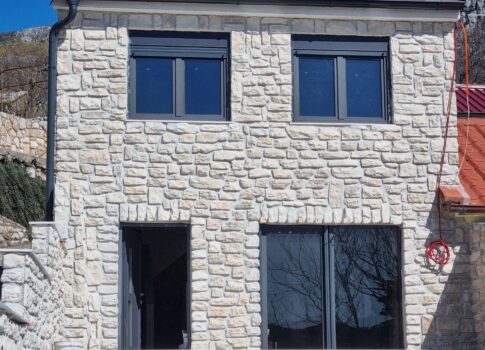 BRIBIR - Kőházi ikerház medencével