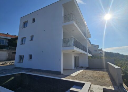 NOVI VINODOLSKI, SMOKVICA - lakás egy új épületben, közel a tengerhez