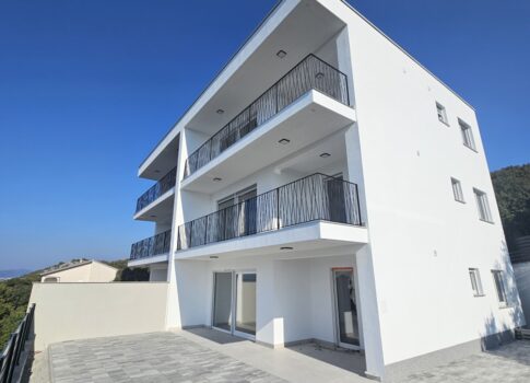 NOVI VINODOLSKI, SMOKVICA - lakás egy új épületben, közel a tengerhez