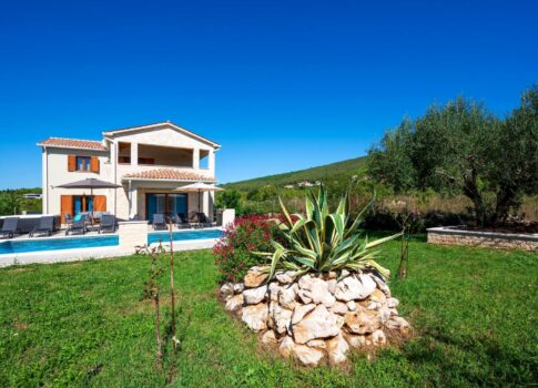 ISZTRIA, LABIN - Ház medencével és tengerre néző kilátással