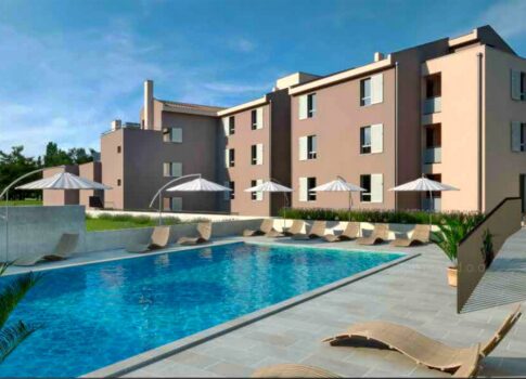 Malinska, szálloda befejezetlen szakaszban, csendes helyen - elkezdődött az építkezés!