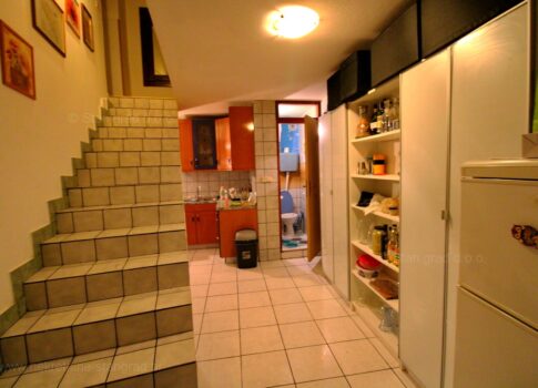 Baška, sorház a régi városban, bútorozott!