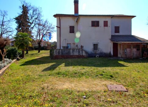 Malinska, régi kőház nagy kerttel felújításra