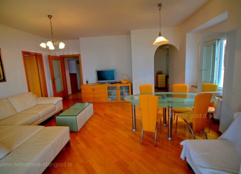 Malinska, lakás exkluzív helyen, 1. sorban a tengertől ELADÓ!