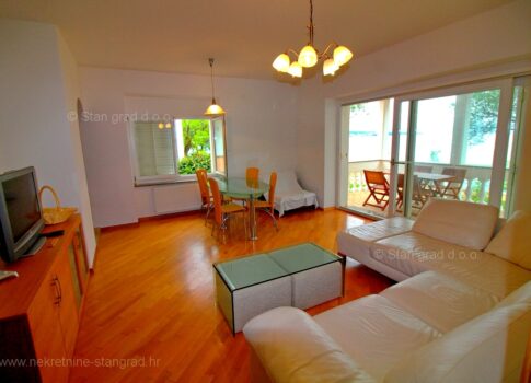 Malinska, lakás exkluzív helyen, 1. sorban a tengertől ELADÓ!