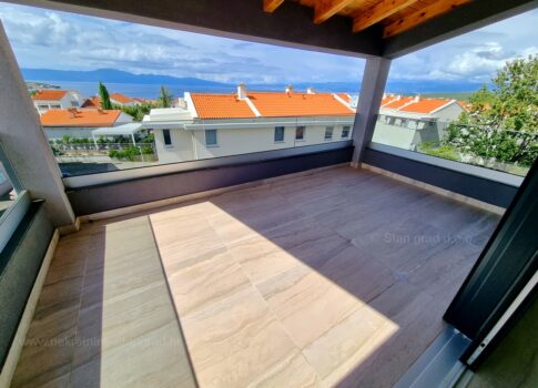 Malinska, új lakás az első emeleten, kilátással a tengerre, ELADÓ!