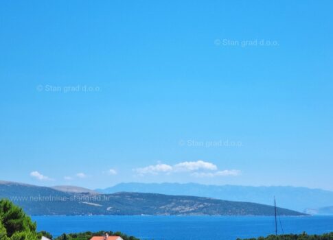 Krk városa, új épület, luxus penthouse tetőterasszal és medencével ELADÓ!