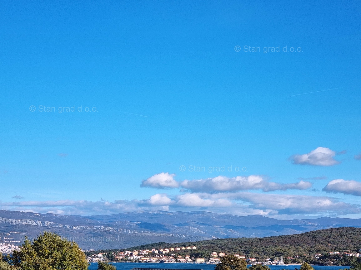 Uvala Soline, új épület, apartman az 1. emeleten, közel a tengerhez!