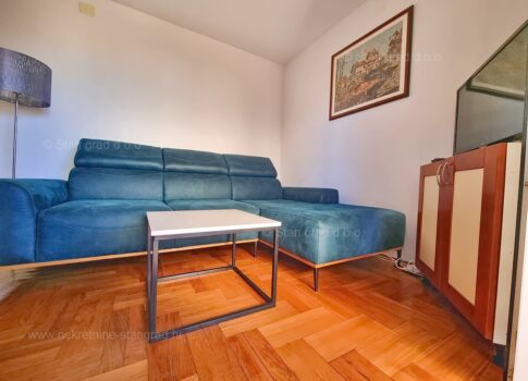 Malinska, bútorozott földszinti lakás kerttel!