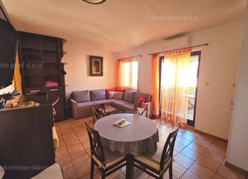 Malinska, bútorozott apartman tengerre néző kilátással!