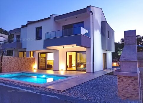 Vrbnik, környék, modern ikerház medencével!