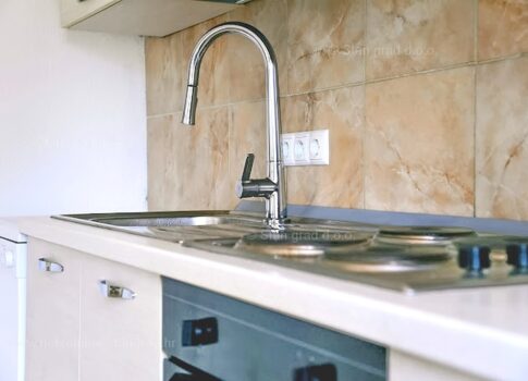 Dobrinj, környéke, családi ház két apartmannal és medencével!