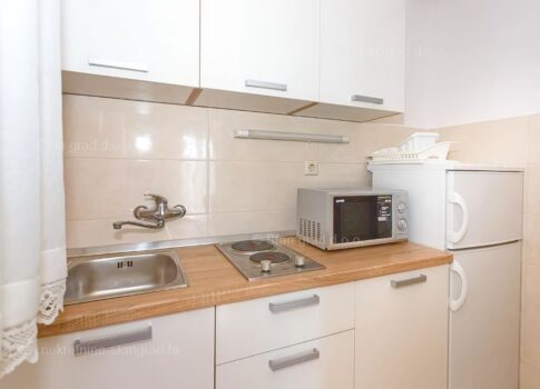 Malinska, apartmanház garázzsal és kilátással! Remek elhelyezkedés!